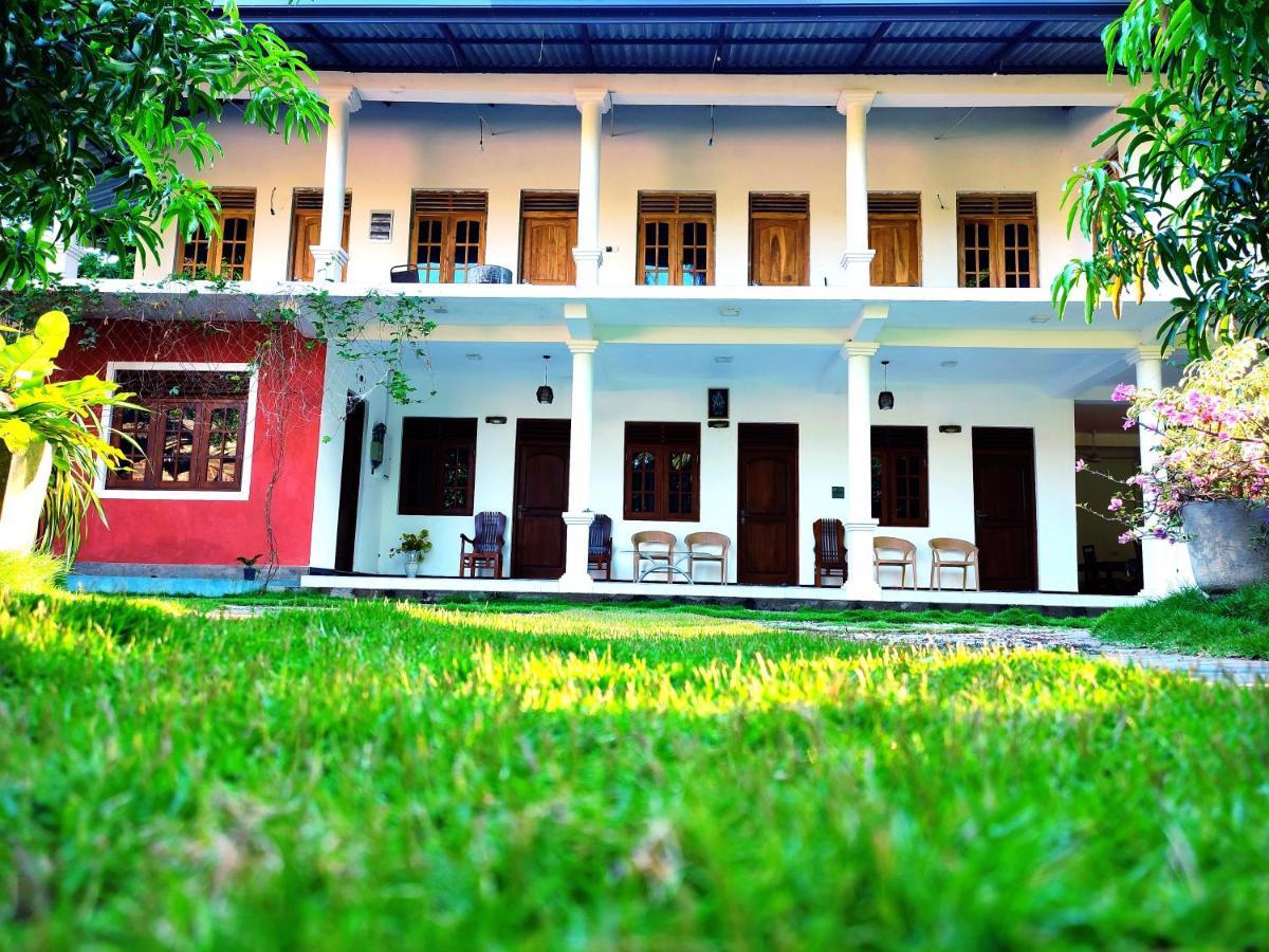 Geethani Tourist Home بولاناروفاي المظهر الخارجي الصورة