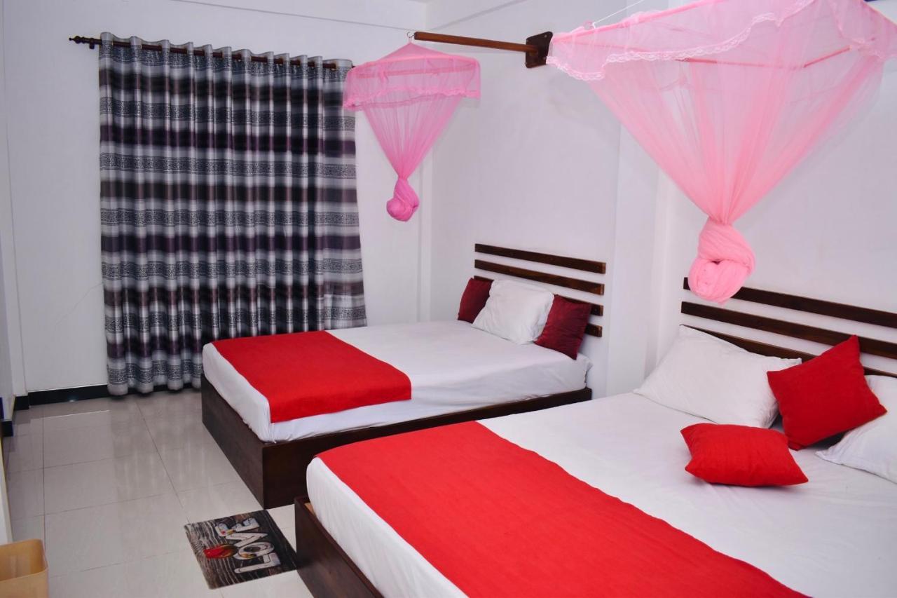 Geethani Tourist Home بولاناروفاي المظهر الخارجي الصورة