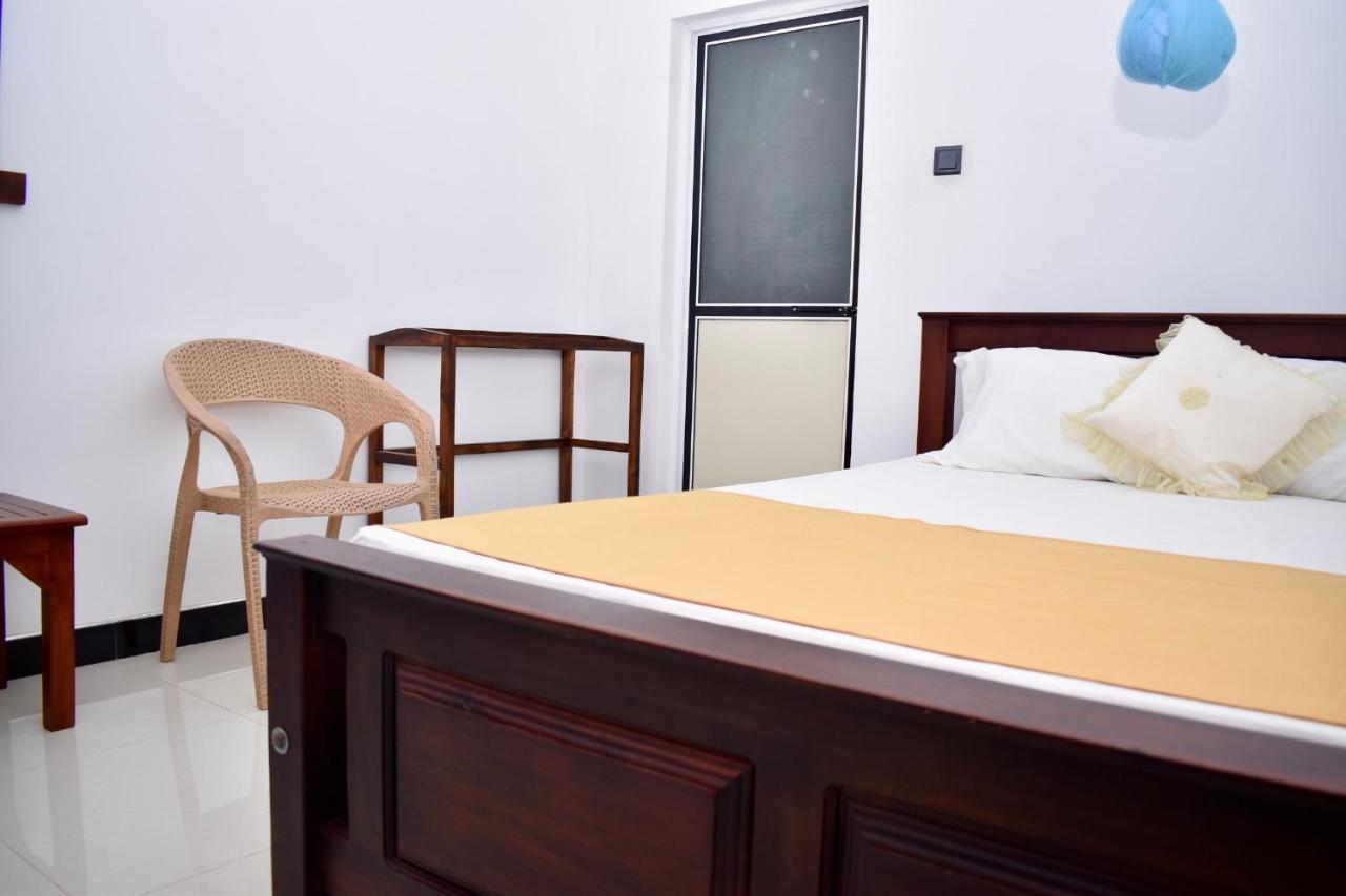 Geethani Tourist Home بولاناروفاي المظهر الخارجي الصورة