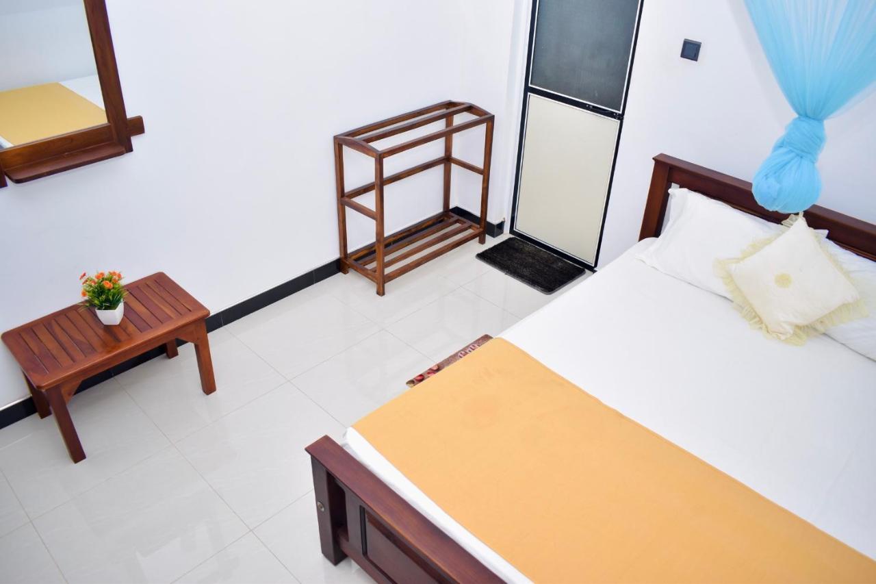 Geethani Tourist Home بولاناروفاي المظهر الخارجي الصورة
