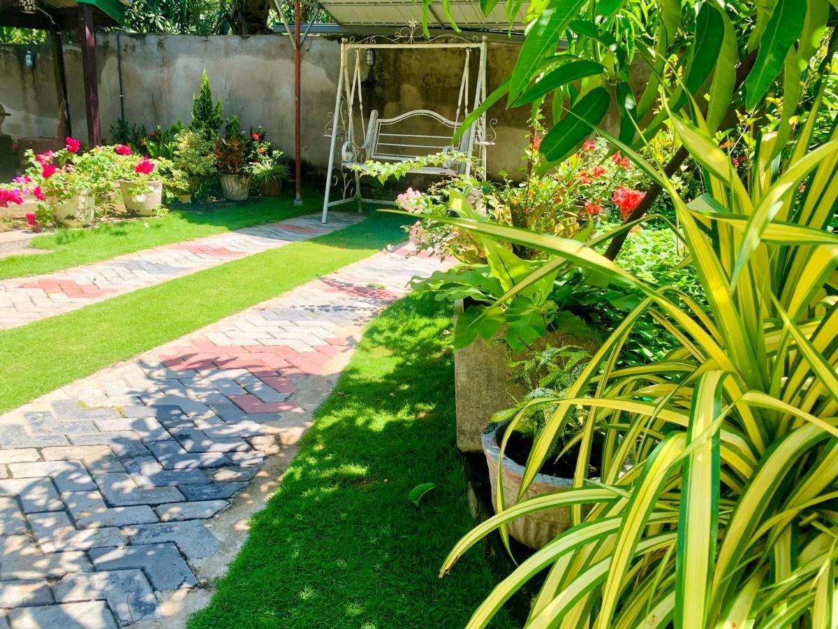 Geethani Tourist Home بولاناروفاي المظهر الخارجي الصورة