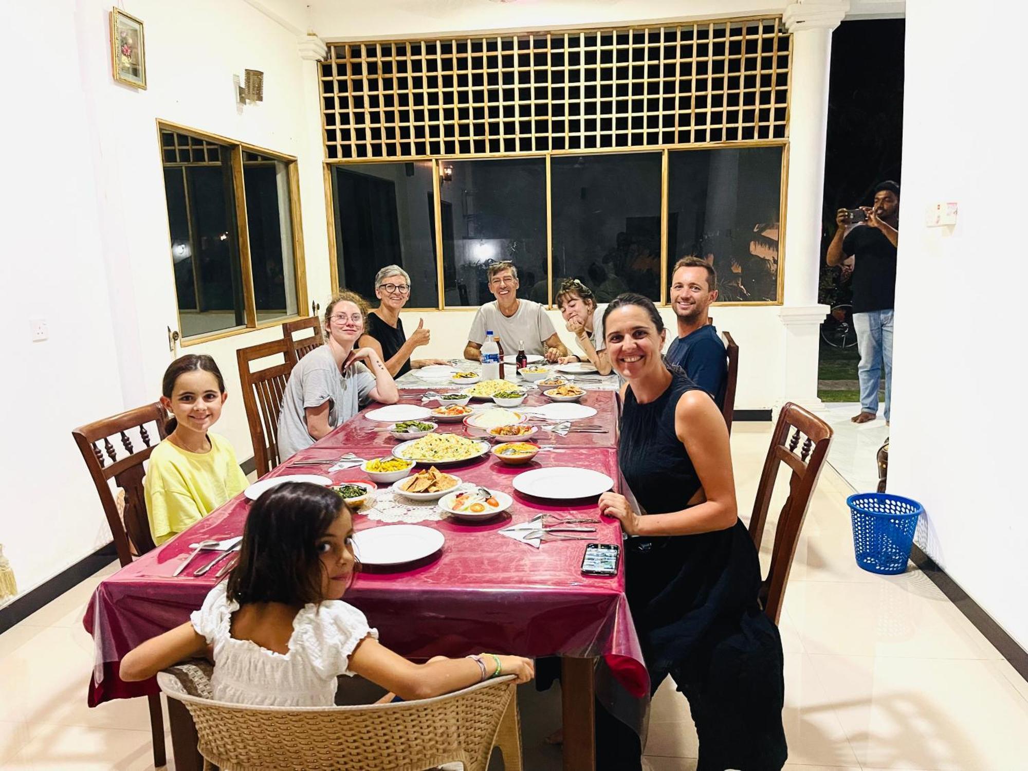 Geethani Tourist Home بولاناروفاي المظهر الخارجي الصورة