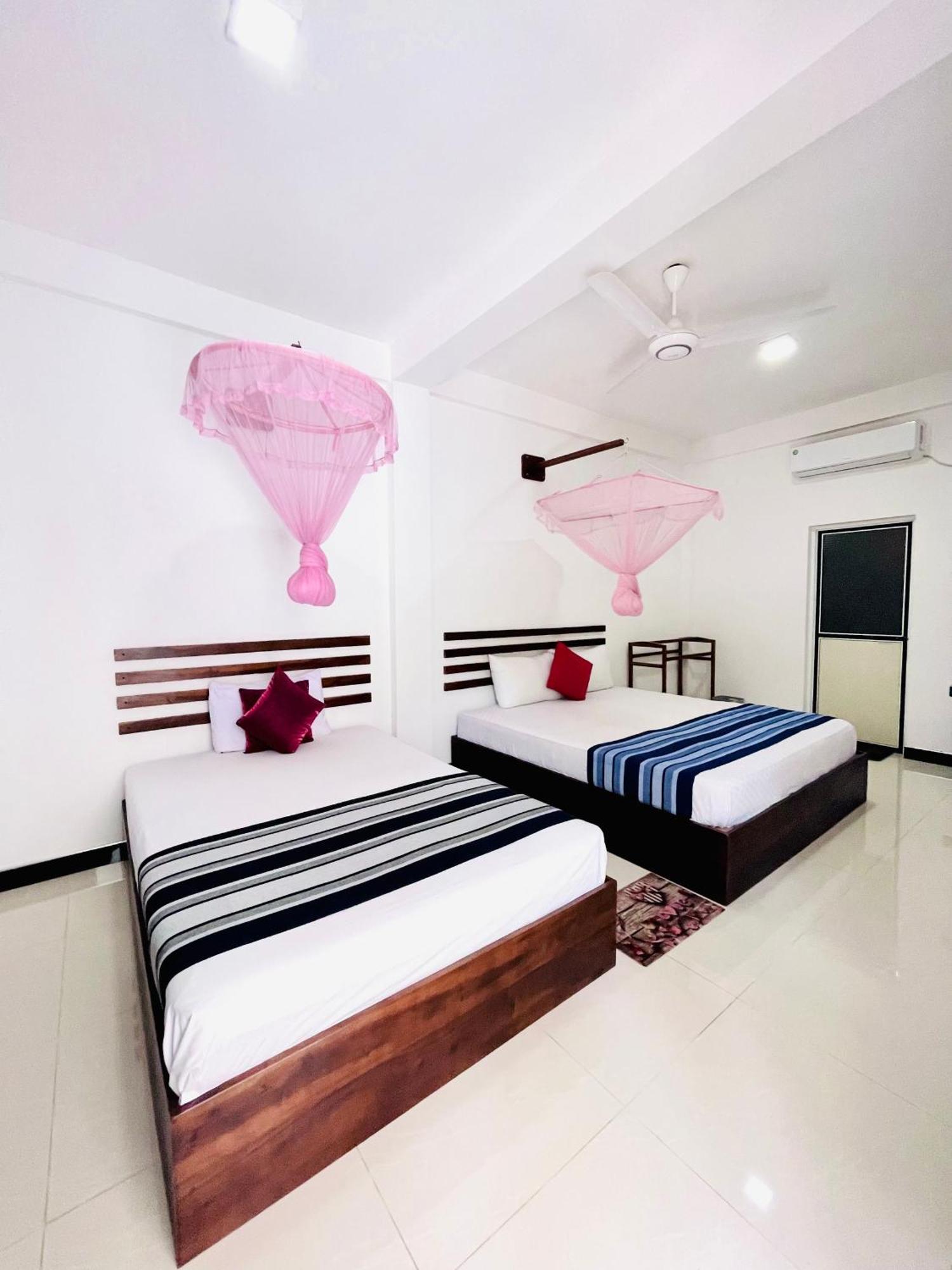 Geethani Tourist Home بولاناروفاي المظهر الخارجي الصورة