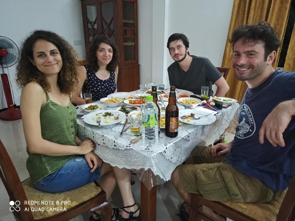 Geethani Tourist Home بولاناروفاي المظهر الخارجي الصورة